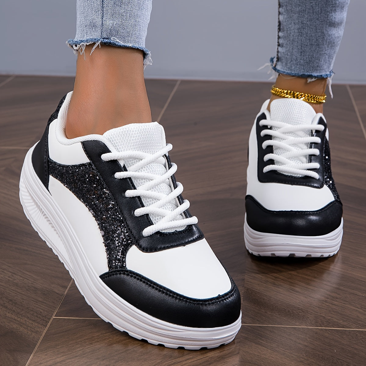 New Women's Fashionable and Versatile Slide-On Shoes, Student Casual Sneakers, Trendy White Shoes, Women Shoes
