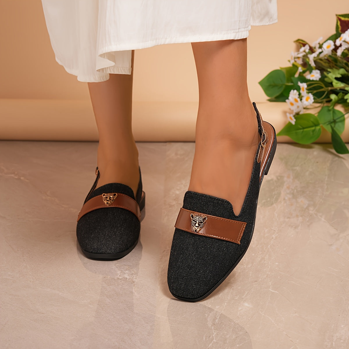 Retro Small Square-Toed Lightweight Soft-Bottom Metal Leopard Head Flat Sandals for Women, Suitable for Everyday Occasions., Women Shoes