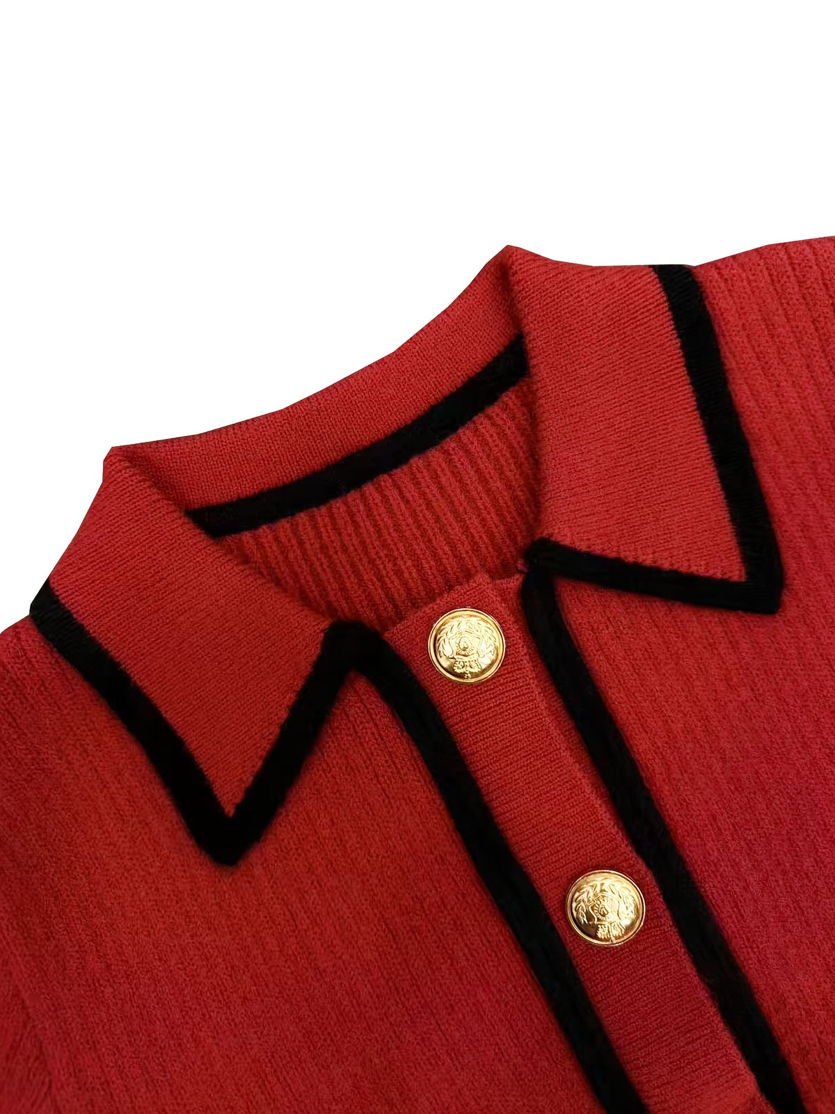 Women's Pullover Sweater for Autumn/Winter, Can Be Worn as an Inner or Outer Layer, Comfortable, Elegant, and Features a Spicy Design with a Spliced Lapel and Exquisite Metal Buttons. Suitable for Commuting, Dates, and Valentine's Day