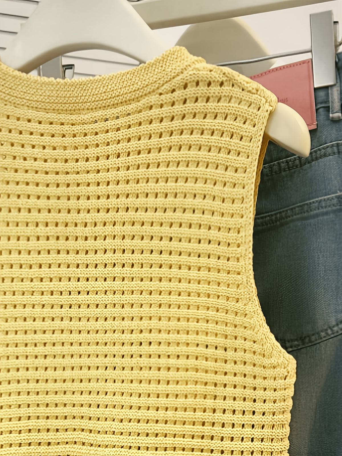 New Spring/Summer/Autumn Women's Yellow Round Neck Tank Top, Summer Sleeveless Fringe Hem Short Fringe Skirt Hem, Casual Beach Vacation Style Camisole, Pretty Sweater (Runs Large)