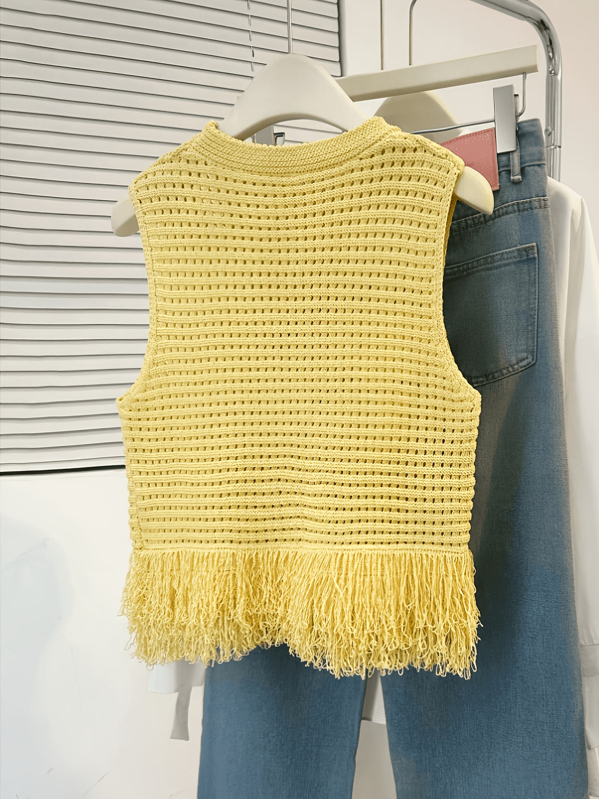 New Spring/Summer/Autumn Women's Yellow Round Neck Tank Top, Summer Sleeveless Fringe Hem Short Fringe Skirt Hem, Casual Beach Vacation Style Camisole, Pretty Sweater (Runs Large)