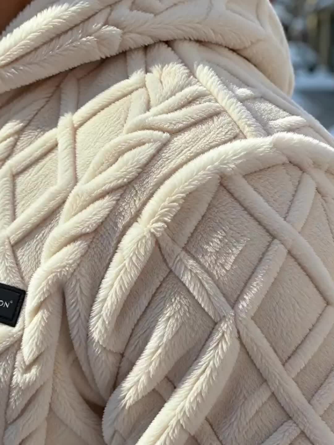 Men's Winter Casual -Lined Warm Hooded Sweatshirt, Soft Pullover with Large Pocket, Cable Knit Texture, Loose Fit, Suitable for Travel, Vacation, Outdoor, Streetwear, Daily Commuting, and as a Gift Option