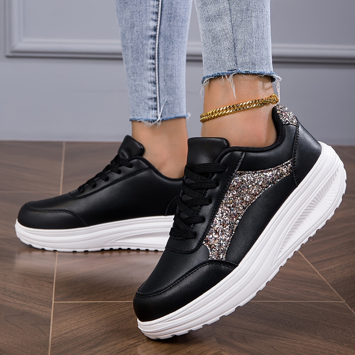 New Women's Fashionable and Versatile Slide-On Shoes, Student Casual Sneakers, Trendy White Shoes, Women Shoes
