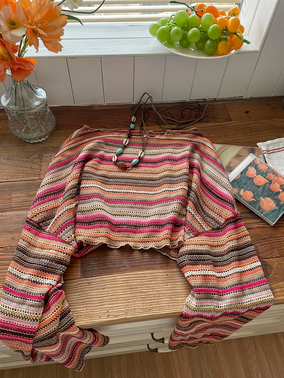 Spring/Summer Colorful Striped Crop Top for Women, Short Cropped Belly-Baring Shirt for Daily Commuting and Casual Wear, Hot Elegant Long-Sleeve Top for All Seasons