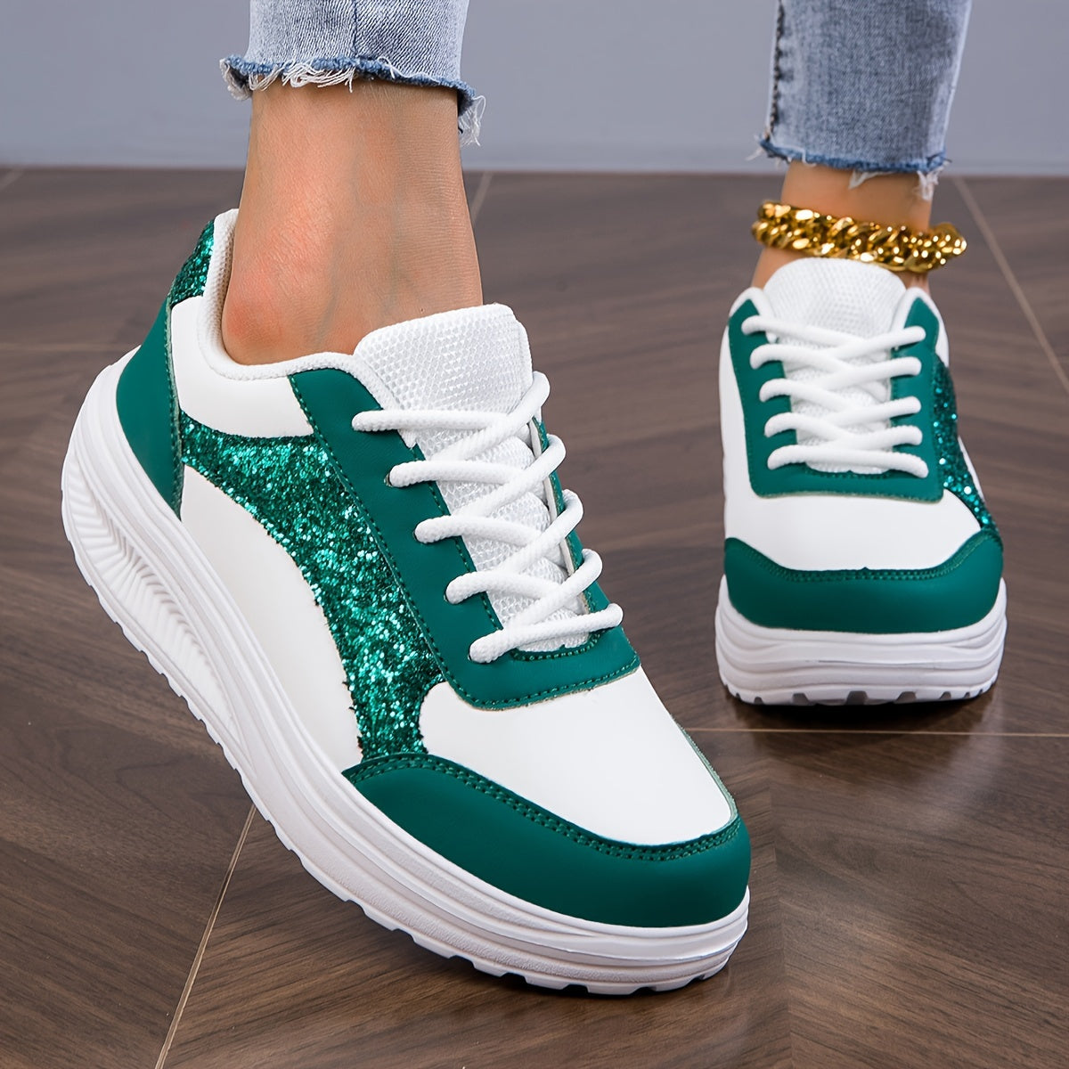 New Women's Fashionable and Versatile Slide-On Shoes, Student Casual Sneakers, Trendy White Shoes, Women Shoes