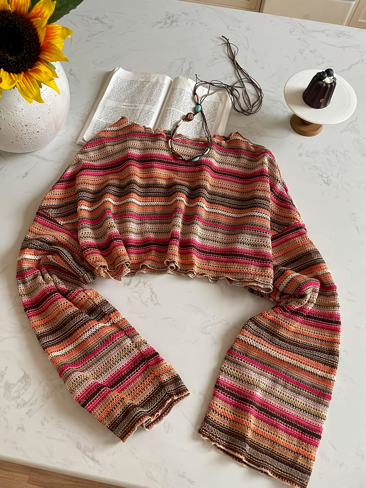 Spring/Summer Colorful Striped Crop Top for Women, Short Cropped Belly-Baring Shirt for Daily Commuting and Casual Wear, Hot Elegant Long-Sleeve Top for All Seasons