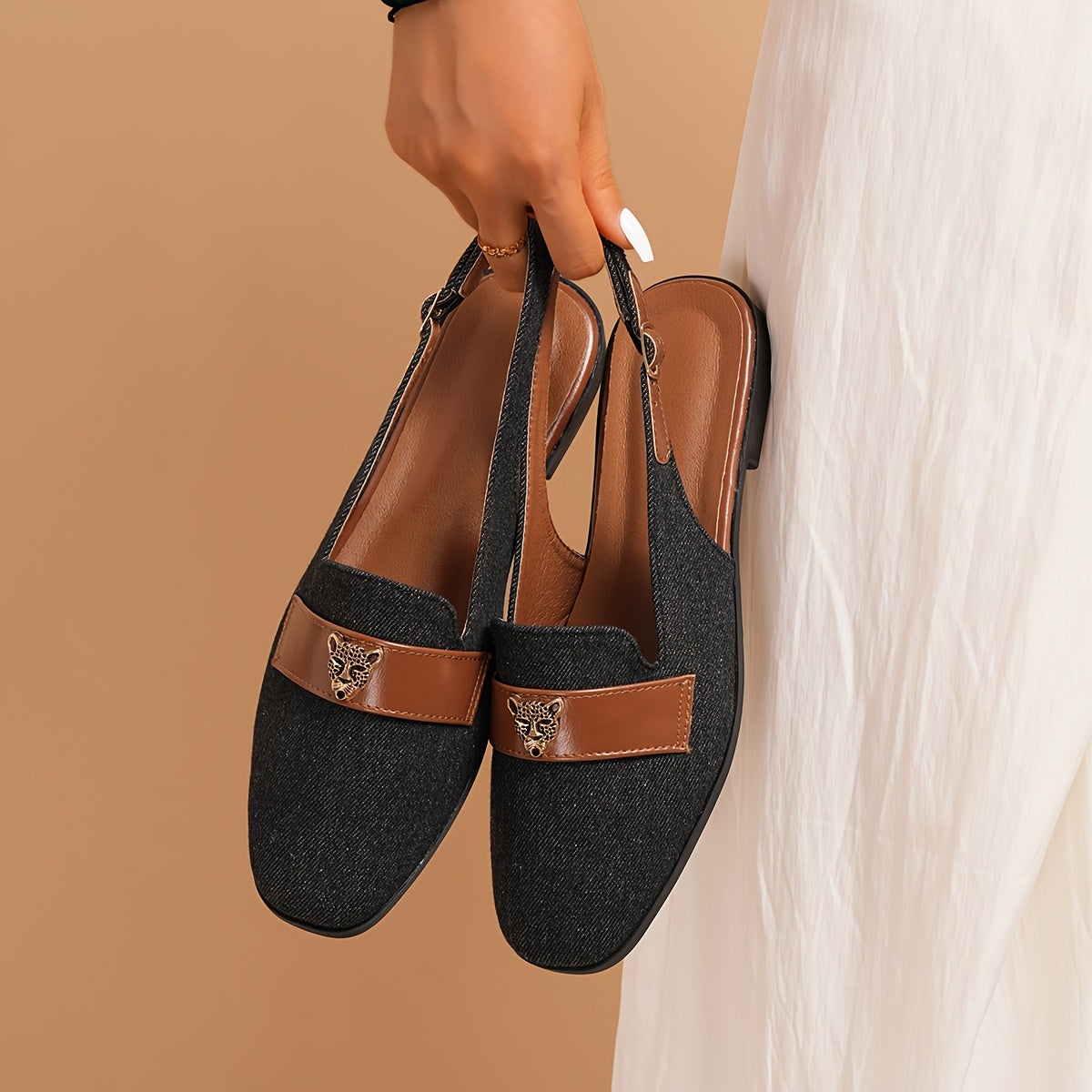 Retro Small Square-Toed Lightweight Soft-Bottom Metal Leopard Head Flat Sandals for Women, Suitable for Everyday Occasions., Women Shoes